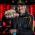 I 17 braccialetti e le parole di Phil Hellmuth: “Mai lamentarsi della sfortuna, c’è una ragione per tutto”