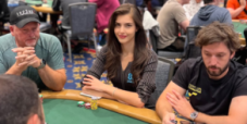 Che scoppio per la bella Alexandra Botez nel Main WSOP! Perde con K-K al 98%
