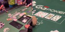 Uscire dal Main Event WSOP alla primissima mano: al day 1D due docce gelate!