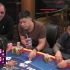 Misclick live allo streaming del Casinò Hustler, Mariano non si accorge dello split pot e getta le sue carte nel muck!