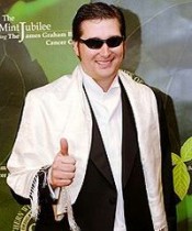 Hellmuth risponde per le rime a Negreanu