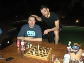 Partita di scacchi a Casa Sisal