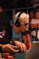 Wsop day3, il fenomeno è “Elky” – Bonavena e Longobardi stelle azzurre