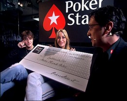 Pokerstars dona 100,000 euro alla “Fabbrica del Sorriso”