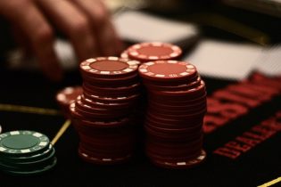 NL10 Fullring – Top pair e top kicker al flop