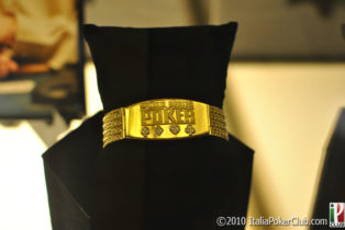 WSOP – Il braccialetto in primo piano – Caramatti Quarto