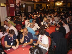 Power Poker Championship: Angelo Peres davanti a tutti
