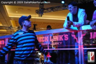 Main Wsop: Candio, Zumbini e Direnzo in media a fine day5