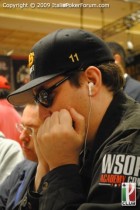 hellmuth out alle wsop2010