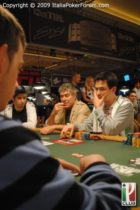 Mani da Wsop, Candio la fa a Kenny Tran con bottom two