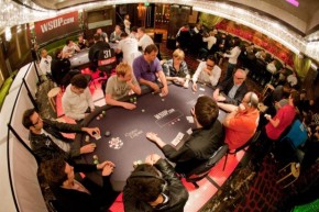 WSOPE – Main Event – Superbaldas al day2