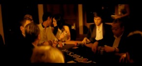 Enrique Iglesias folda un poker nel suo ultimo video