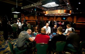 PCA 2011 Main Event Day5: Chris Oliver guida il final table