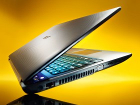 Notebook per giocare a poker in vacanza: Acer Aspire 5750G