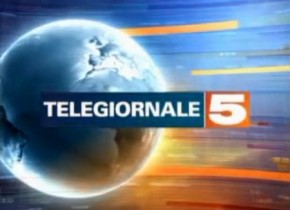 Al TG5 si parla (male) del Poker