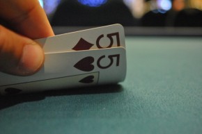 [VIDEO] Poker Tips con Kanit: le coppiette con 15 bui di stack