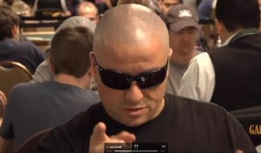 Eli Elezra si rasa a zero i capelli per scommessa con Matusow!