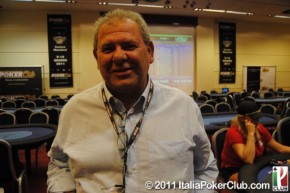 [VIDEO] Notte Degli Assi Day1A: Giovanni Bisogno chipleader, Alessandro Lusso secondo