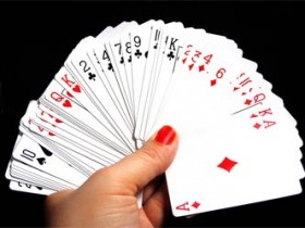 WSOP: Giocano per 40 minuti con 8 carte in meno nel mazzo!