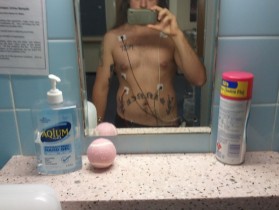 Cavia umana pur di giocare a poker?