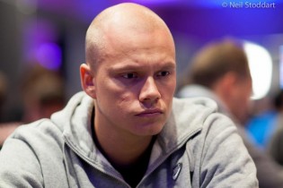 Ilari ‘Ziigmund’ Sahamies è uno dei 16 concorrenti del ‘Survivor’ finlandese