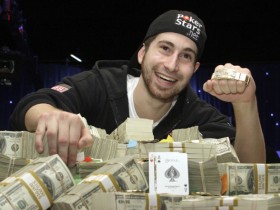 Jonathan Duhamel: arrestata l’ex fidanzata per il furto subito.