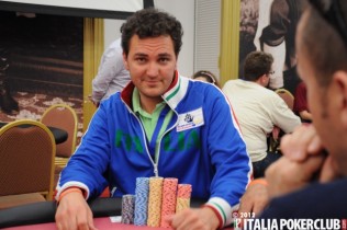 King of poker Budva – Fabio Coppola in testa al Day1B, tiene Giancarlo Fisichella