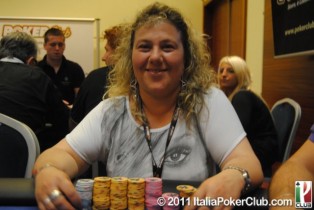 Lucia Cerato: “Giocare a poker online è come giocare alle slot machine!”
