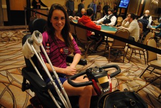 WSOP 2012 – Come si è rotta la caviglia Liv Boeree? Vanessa Rousso ne sa qualcosa?