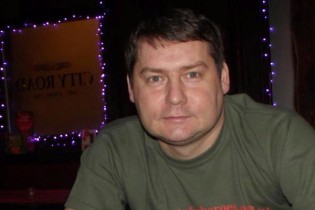 Barry Denson gioca per 120 ore consecutive a poker: è record!