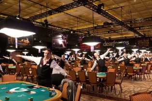 WSOP 2012 – Vivere di mance? “Basta fare il dealer a Las Vegas!”