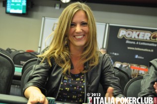 Gli Assi di Pokerclub – Aprono le ladies, Silvia Ghignone chipleader in pausa cena