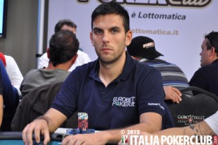 Gli Assi di Pokerclub – In un day1 da record, è Gianluca Rullo il chipleader