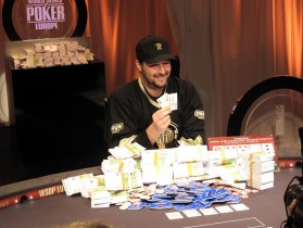 Tredicesimo braccialetto per Phil Hellmuth: è suo il Main Event WSOPE!