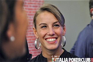 Assi di PokerClub – Tania Cagnotto, un tuffo nel mondo del poker