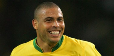 Ronaldo entra nel mondo del poker e ingaggia il connazionale Andre Akkari!