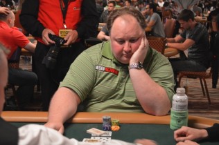 Raymer cerca fondi: si rivolge a un forum per ottenere 100.000$ di bankroll!