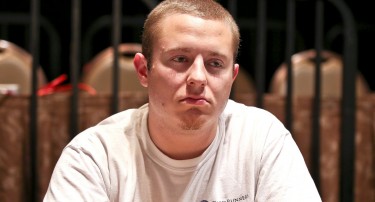 WSOP 2014:  Domenico Tolone avanti nell’evento 33, Sung leader allo Stud