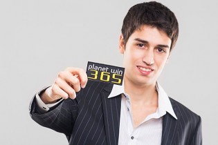 Luca Moschitta entra nel team pro di PlanetWin365: “Nel 2014 voglio migliorare a cash!”