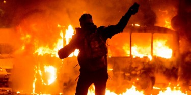 La rivolta di Kiev blocca 150 giocatori dentro il Khreschatyk Club durante il Russian Poker Tour!