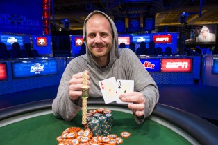 WSOP 2014: McEuen re dell’Ante Only NLHE, Clements in pole al PLO H/L