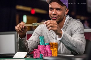 Decimo braccialetto per Phil Ivey: “Hellmuth arrivo!”