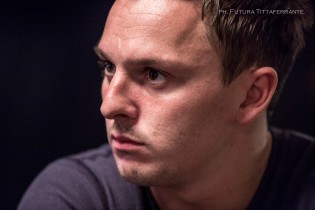 Big One For One Drop: Trickett distrugge il day1!