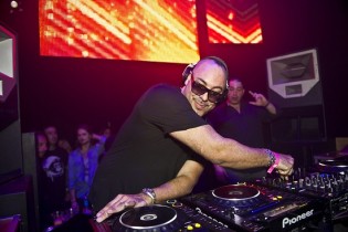 EPT di Barcellona a ritmo di musica: il dj Roger Sanchez suonerà per la tappa numero 100