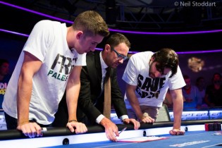 Polemica sulle maglie pro-Palestina di Busquet e Colman al Super High Roller EPT: “In futuro le proibiremo”