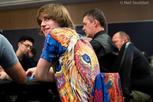 Charlie ‘Epiphany77’ Carrell: il ragazzo prodigio che ha trasformato 15$ in 520,000$ distruggendo l’online!