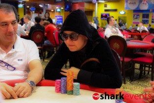 SharkBay Main Event Day 1B – Spunto di Svetlana Kiseleva, Vincenzo Casiddu chipleader nell’Accumulator