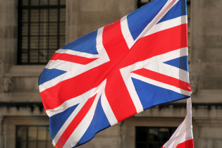 A ottobre arriva il “punto UK”: 15% di tasse per le room, ma i giocatori continueranno a sedersi su ‘dot com’