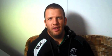 Rugbista perde a poker e aggredisce l’avversario! Ossa rotte, carriera finita e 10,000£ di risarcimento