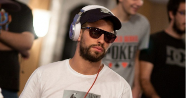 Notte al Casinò prima della partita di Champions per Messi e Piqué. Anche Fabregas con loro